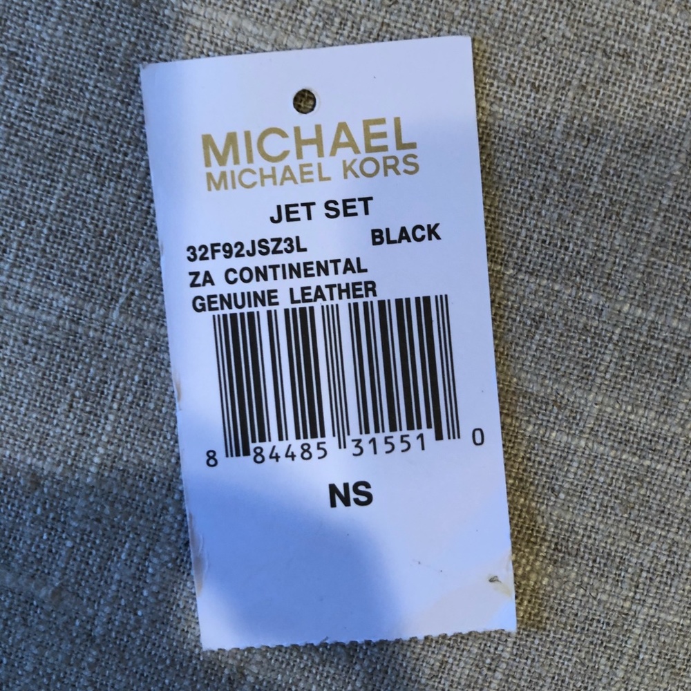 Michael Kors // Jet Set Zip-Around Black Wallet - Picture 7 of 7